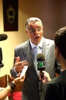 Julio González Padrón: "Es una novela de aventuras, pero no deja de lado la historia y los valores. No sabría enmarcarla en ningún género. Quizás eso es lo que mejor la defina"